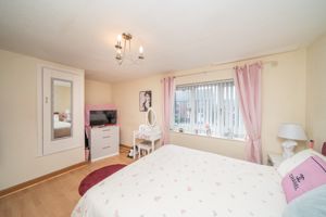 BEDROOM- click for photo gallery